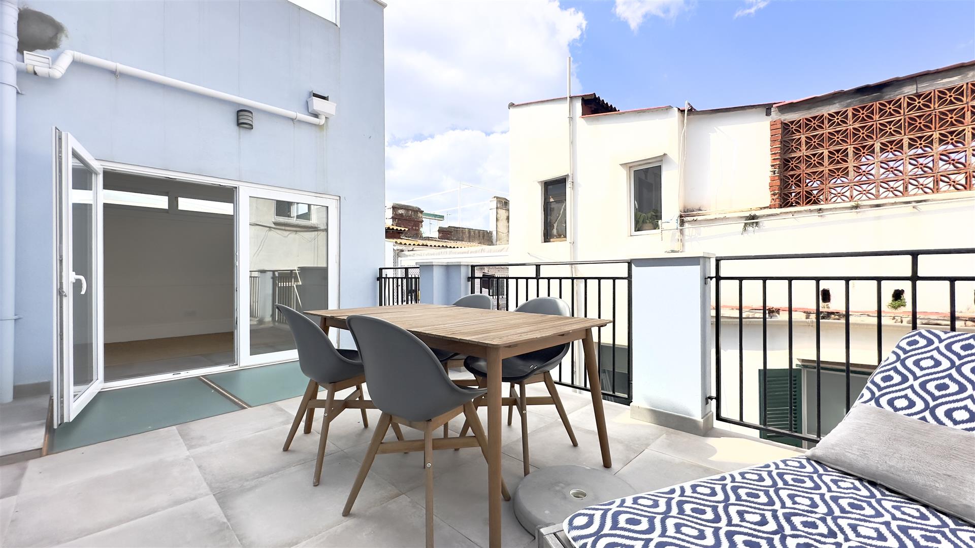 Image of House - 6 Bedrooms - 2 Bathrooms for Rental in Town Area-Gibraltar, Image 5